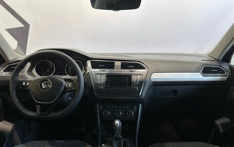Volkswagen Tiguan II, 2017 год, 2 099 900 рублей, 5 фотография