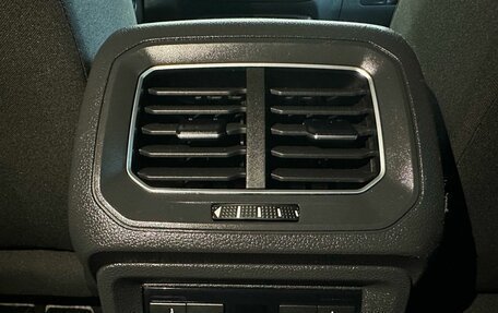 Volkswagen Tiguan II, 2017 год, 2 099 900 рублей, 17 фотография