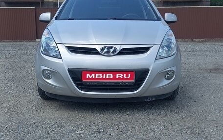 Hyundai i20 IB рестайлинг, 2010 год, 1 фотография