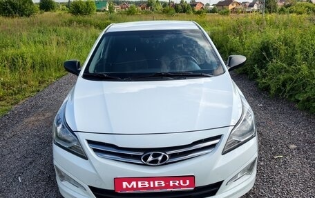 Hyundai Solaris II рестайлинг, 2014 год, 1 000 000 рублей, 1 фотография