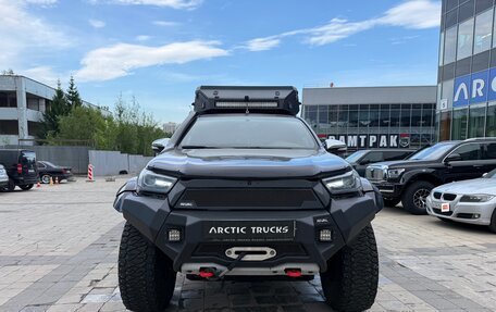 Toyota Hilux VIII, 2015 год, 7 400 000 рублей, 2 фотография