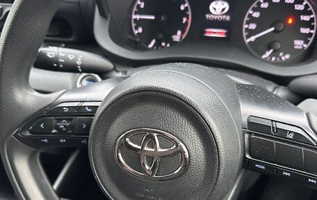 Toyota Yaris, 2020 год, 1 099 999 рублей, 4 фотография
