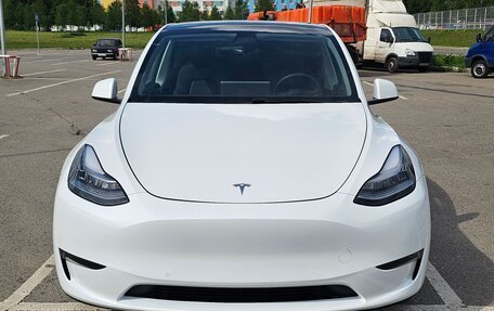 Tesla Model Y I, 2021 год, 3 700 000 рублей, 2 фотография