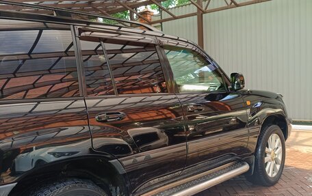 Toyota Land Cruiser 100 рестайлинг 2, 2004 год, 1 400 000 рублей, 2 фотография