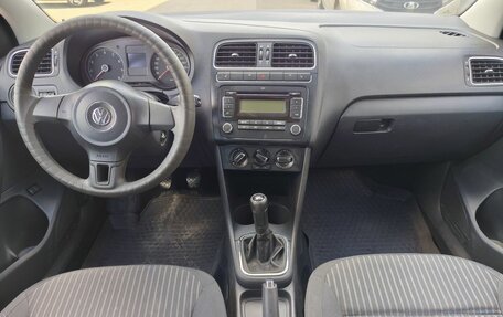 Volkswagen Polo VI (EU Market), 2011 год, 650 000 рублей, 10 фотография