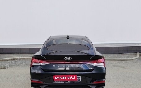 Hyundai Elantra VI рестайлинг, 2021 год, 1 749 000 рублей, 3 фотография