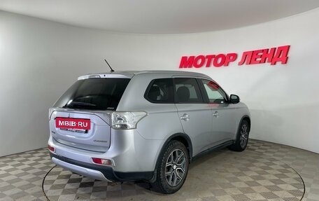 Mitsubishi Outlander III рестайлинг 3, 2014 год, 1 499 000 рублей, 4 фотография