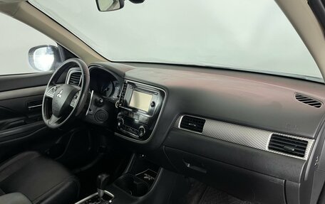 Mitsubishi Outlander III рестайлинг 3, 2014 год, 1 499 000 рублей, 9 фотография
