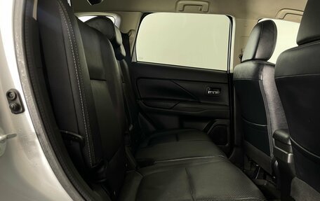 Mitsubishi Outlander III рестайлинг 3, 2014 год, 1 499 000 рублей, 23 фотография