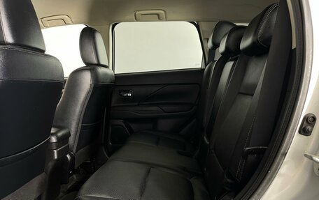 Mitsubishi Outlander III рестайлинг 3, 2014 год, 1 499 000 рублей, 22 фотография