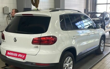 Volkswagen Tiguan I, 2015 год, 1 099 000 рублей, 4 фотография