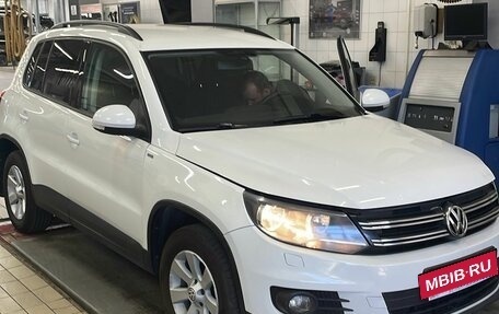 Volkswagen Tiguan I, 2015 год, 1 099 000 рублей, 5 фотография