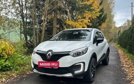 Renault Kaptur I рестайлинг, 2019 год, 1 100 000 рублей, 2 фотография