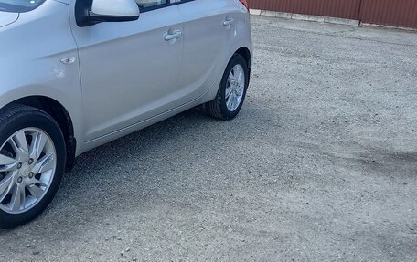 Hyundai i20 IB рестайлинг, 2010 год, 4 фотография