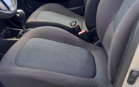 Hyundai i20 IB рестайлинг, 2010 год, 8 фотография