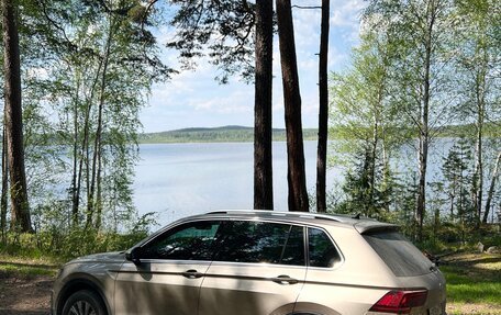 Volkswagen Tiguan II, 2017 год, 2 270 000 рублей, 18 фотография