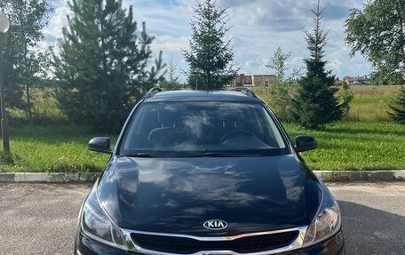 KIA Rio IV, 2018 год, 1 350 000 рублей, 2 фотография
