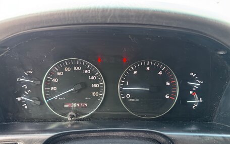 Toyota Land Cruiser 100 рестайлинг 2, 2006 год, 1 650 000 рублей, 9 фотография