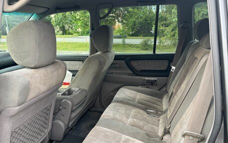 Toyota Land Cruiser 100 рестайлинг 2, 2006 год, 1 650 000 рублей, 13 фотография