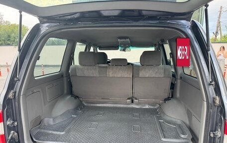 Toyota Land Cruiser 100 рестайлинг 2, 2006 год, 1 650 000 рублей, 12 фотография