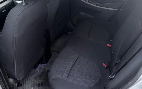 Hyundai Solaris II рестайлинг, 2011 год, 640 000 рублей, 11 фотография