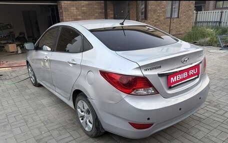 Hyundai Solaris II рестайлинг, 2011 год, 640 000 рублей, 4 фотография