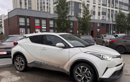 Toyota C-HR I рестайлинг, 2021 год, 2 799 000 рублей, 3 фотография
