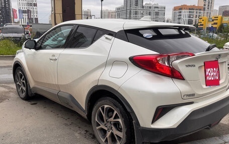 Toyota C-HR I рестайлинг, 2021 год, 2 799 000 рублей, 4 фотография