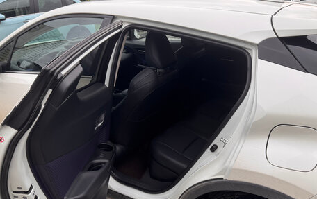 Toyota C-HR I рестайлинг, 2021 год, 2 799 000 рублей, 12 фотография