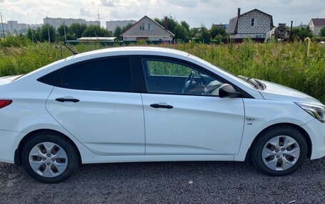 Hyundai Solaris II рестайлинг, 2014 год, 1 000 000 рублей, 3 фотография