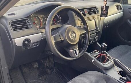 Volkswagen Jetta VI, 2012 год, 950 000 рублей, 2 фотография