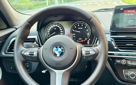 BMW 1 серия, 2022 год, 1 250 000 рублей, 14 фотография