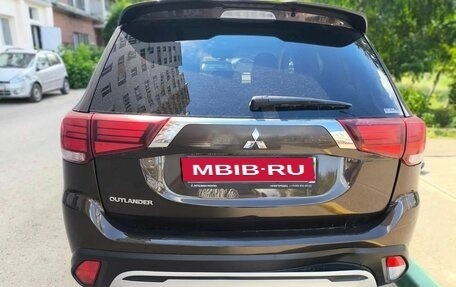 Mitsubishi Outlander III рестайлинг 3, 2021 год, 2 603 000 рублей, 1 фотография