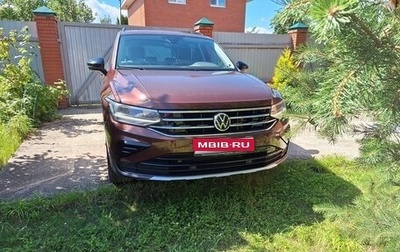 Volkswagen Tiguan II, 2022 год, 3 700 000 рублей, 1 фотография