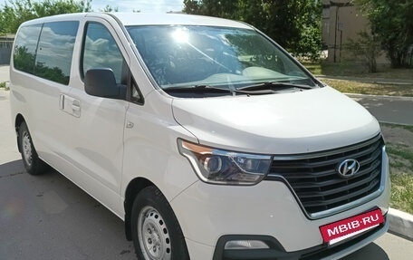 Hyundai H-1 II рестайлинг, 2021 год, 3 099 000 рублей, 3 фотография