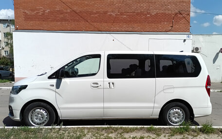 Hyundai H-1 II рестайлинг, 2021 год, 3 099 000 рублей, 9 фотография