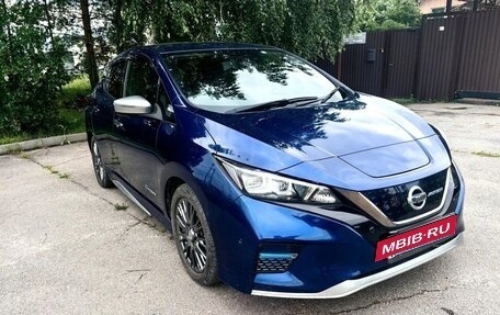 Nissan Leaf II, 2019 год, 1 950 000 рублей, 2 фотография