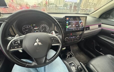 Mitsubishi Outlander III рестайлинг 3, 2013 год, 1 050 000 рублей, 2 фотография
