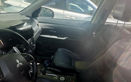 Mitsubishi Outlander III рестайлинг 3, 2013 год, 1 050 000 рублей, 4 фотография