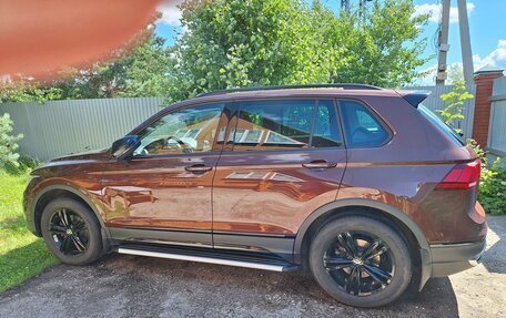 Volkswagen Tiguan II, 2022 год, 3 700 000 рублей, 2 фотография