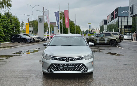 Toyota Camry, 2017 год, 2 030 000 рублей, 2 фотография