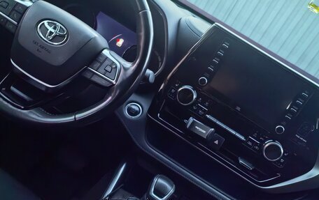 Toyota Highlander, 2021 год, 5 400 000 рублей, 9 фотография