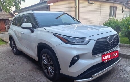Toyota Highlander, 2021 год, 5 400 000 рублей, 3 фотография
