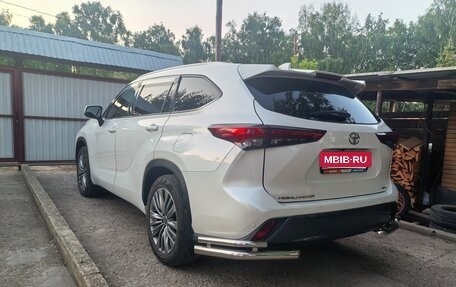 Toyota Highlander, 2021 год, 5 400 000 рублей, 6 фотография