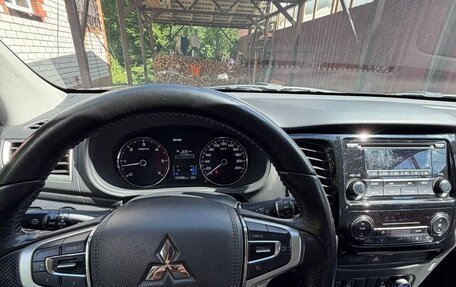 Mitsubishi Pajero Sport III рестайлинг, 2018 год, 2 300 000 рублей, 6 фотография