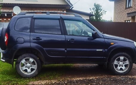 Chevrolet Niva I рестайлинг, 2011 год, 600 000 рублей, 2 фотография