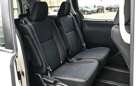 Toyota Noah III, 2014 год, 1 849 000 рублей, 9 фотография