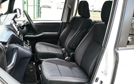 Toyota Noah III, 2014 год, 1 849 000 рублей, 8 фотография