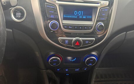 Hyundai Solaris II рестайлинг, 2015 год, 515 000 рублей, 22 фотография