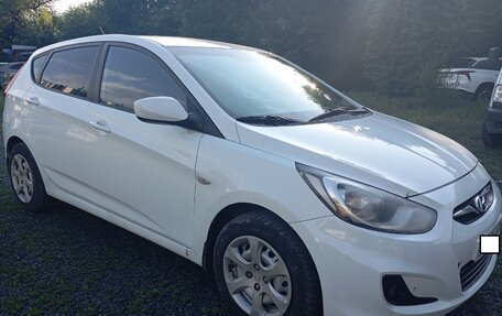 Hyundai Solaris II рестайлинг, 2012 год, 729 000 рублей, 2 фотография